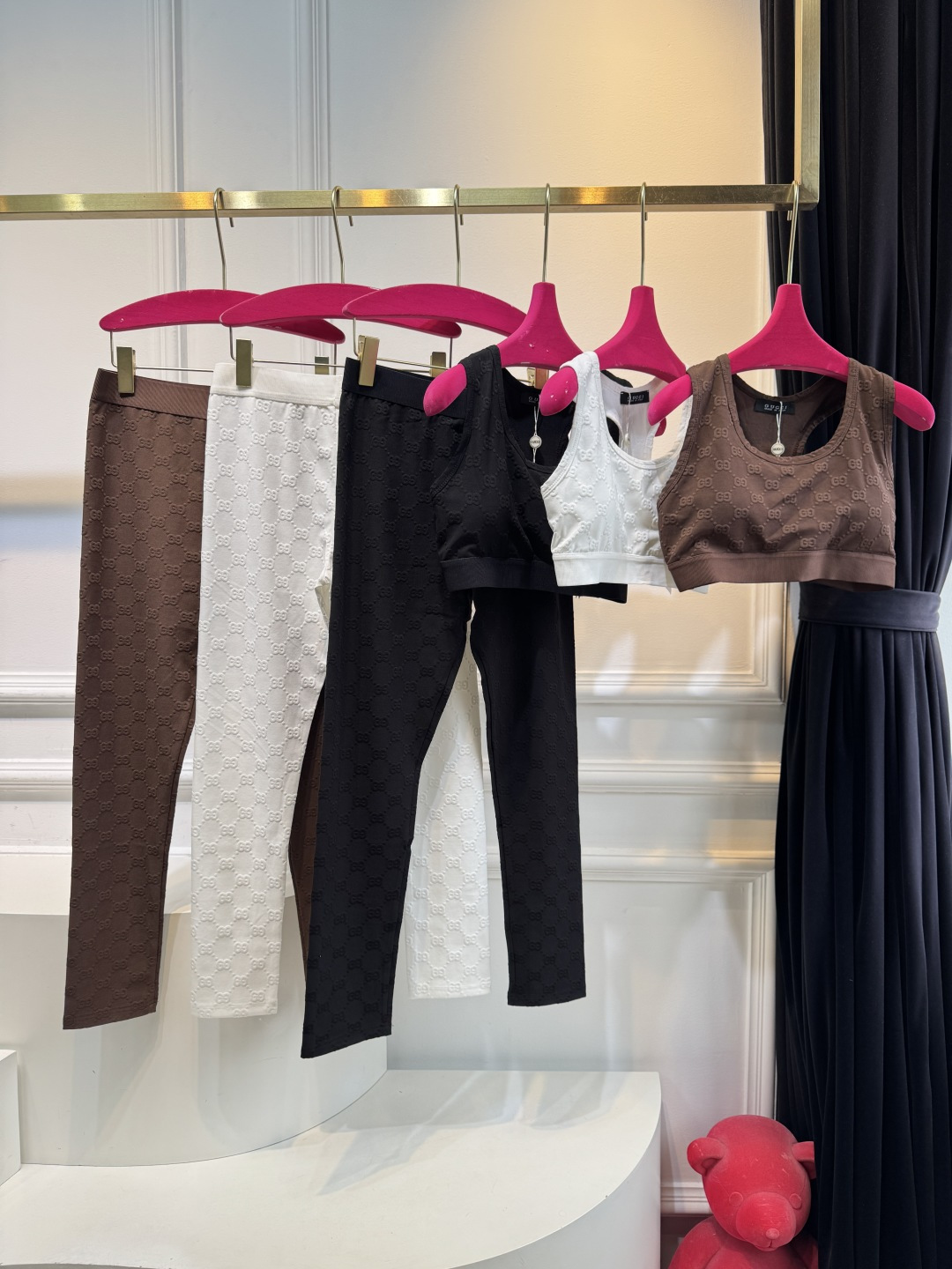 Gucci Cropped Knit Top Trousers Set