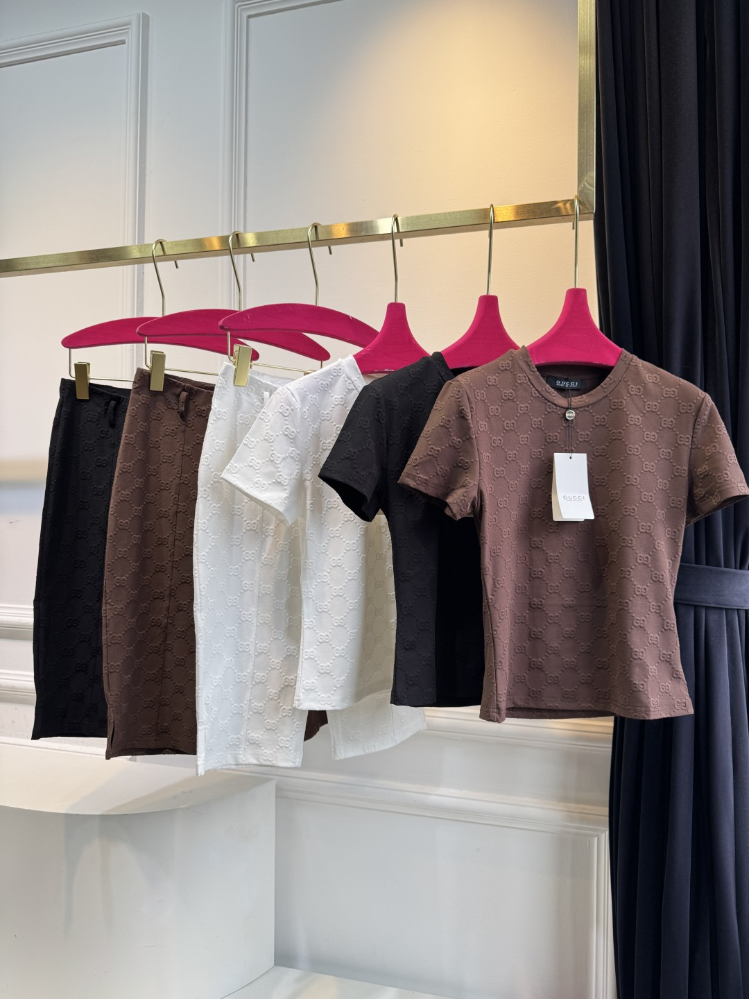 Gucci Cropped Knit Top Skirt Set