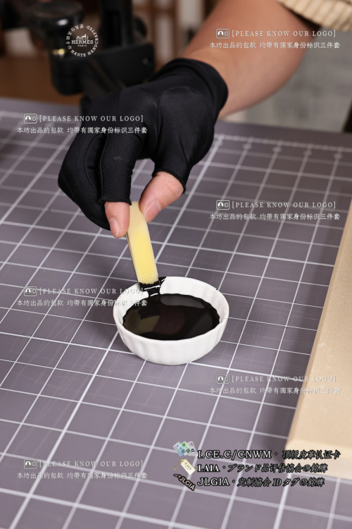 Hermès Water-Based Edge Paint for Leather, Luxury Craftsmanship, Black 1 Hermès Water-Based Edge Paint for Leather, Luxury Craftsmanship, Black