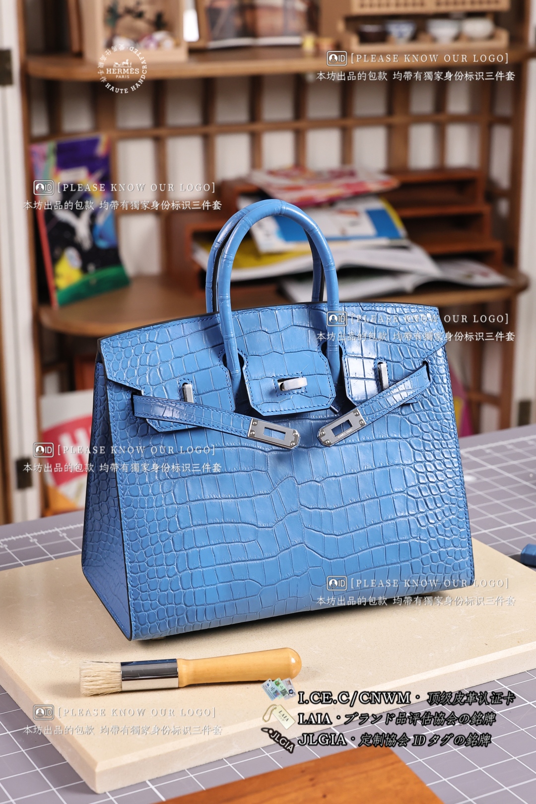 𝘽𝙄𝙍𝙆𝙄𝙉 𝟮𝟱 𝙋𝙊𝙍𝙊𝙎𝙐𝙎🐊湾鳄
手工定制精品©️鳄鱼皮专用护理
清洁/除尘/高端养护/服务
溯源级工艺质检标准 死磕品质的底气藏在清洁布褶皱里！

除尘→微纤维布轻压抛光→7道基础护理流程保养成色 随后按原版级质检 逐处比对刻印深浅、油边过渡流厚度一致性等等…
——————
High-end maintenance materials/services
Traceability-level process quality inspection standards. The bottom line of the quality is hidden in the folds of the cleaning cloth!

Dust removal → microfiber cloth light pressure polishing → 7 basic care processes to maintain the color, and then compare the engraving depth one by one according to the original quality inspection, the consistency of the thickness of the oil edge transition flow…etc.