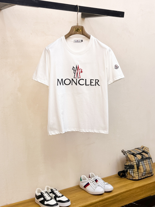 Moncler Men's Short Sleeve Crew Neck T-Shirt with Logo - Premium Cotton
