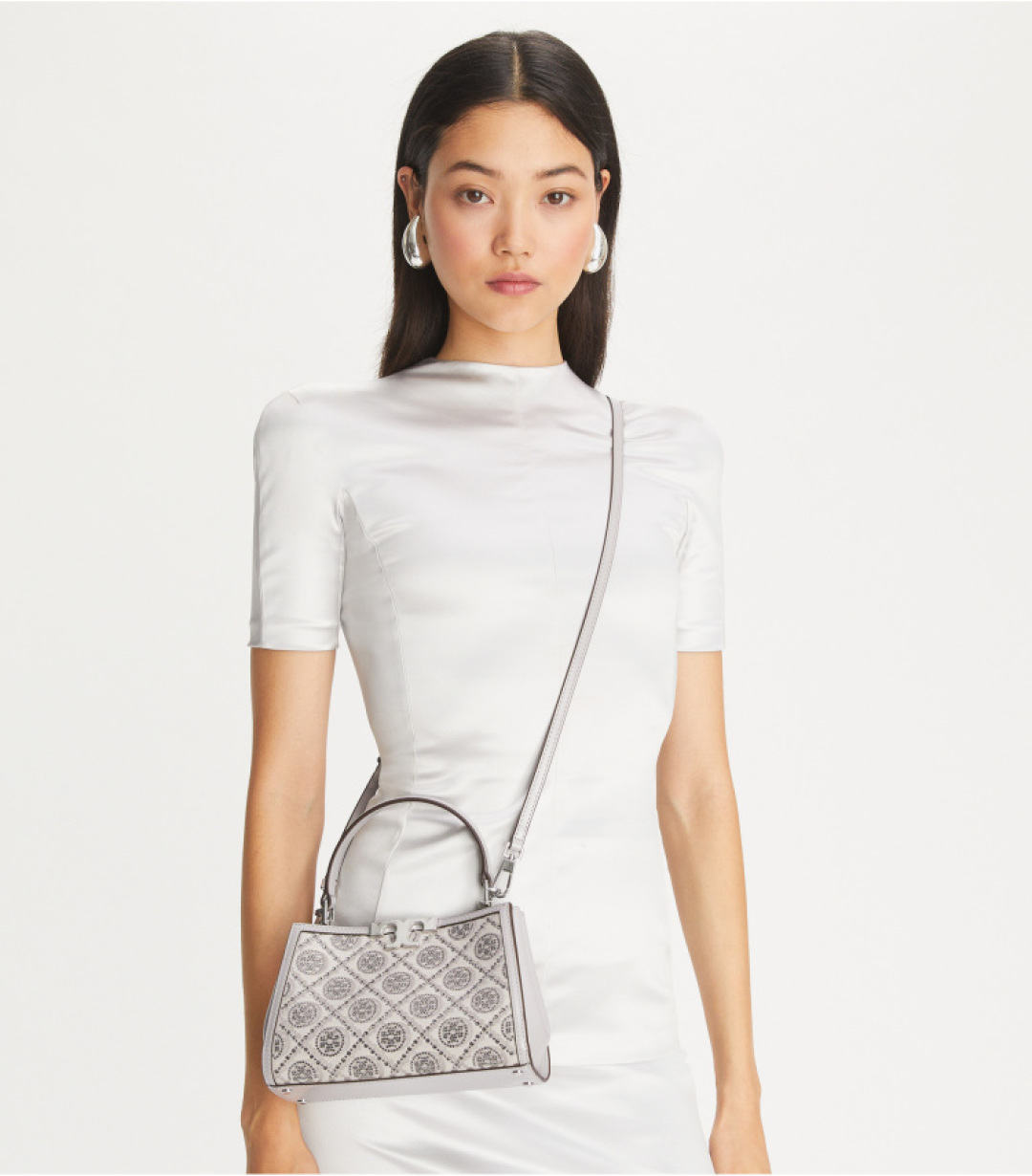 Tory Burch ～蛇年限定款 Eleanor 迷你手提包 手提包线条简洁 外形挺括 采用标志性双 T 提花设计