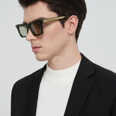 ‼️ 模特图 LOUIS VITTO*LV Aura Square太陽眼鏡是路易威登彰顯精湛工藝及標誌性 ‼️ 模特图 LOUIS VITTO*LV Aura Square太陽眼鏡是路易威登彰顯精湛工藝及標誌性