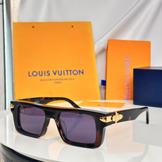 ‼️💯LOUIS VITTO*LV Aura Square太陽眼鏡是路易威登彰顯精湛工藝及標誌性logo ‼️💯LOUIS VITTO*LV Aura Square太陽眼鏡是路易威登彰顯精湛工藝及標誌性logo