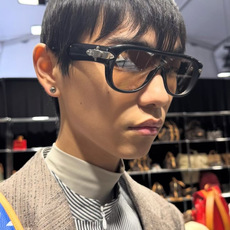 ‼️ 模特图 LOUIS VITTO*LV Aura Square太陽眼鏡是路易威登彰顯精湛工藝及標誌性 ‼️ 模特图 LOUIS VITTO*LV Aura Square太陽眼鏡是路易威登彰顯精湛工藝及標誌性
