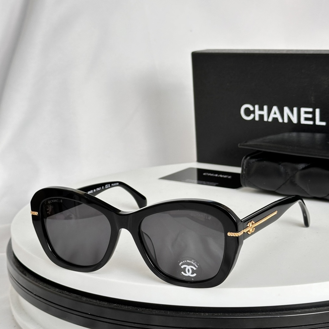 CHANEL Oversized Square Sunglasses