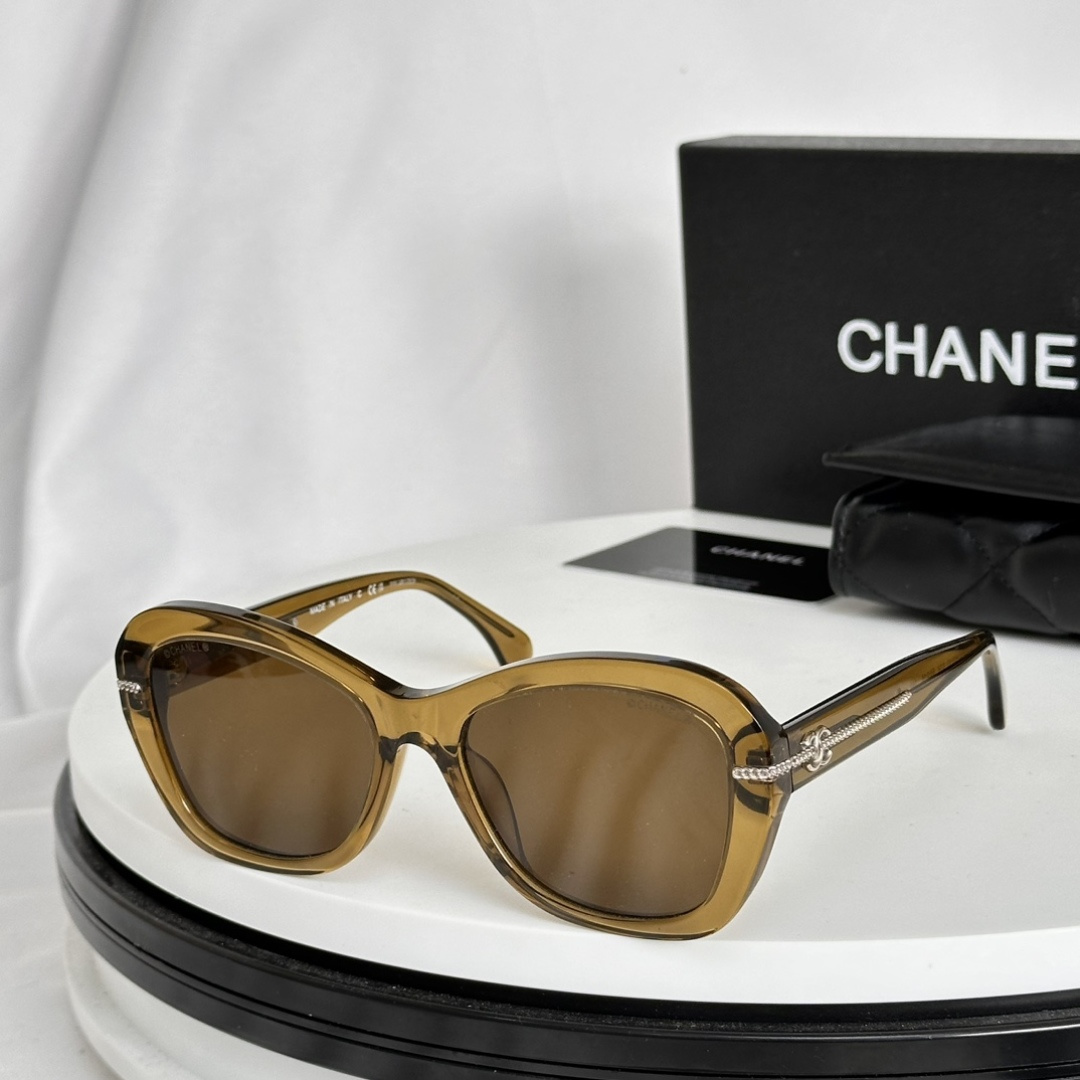 CHANEL Oversized Square Sunglasses