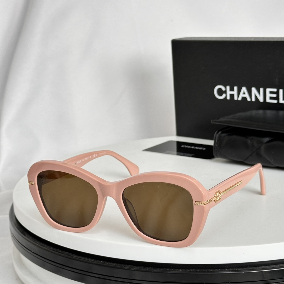 CHANEL Oversized Square Sunglasses