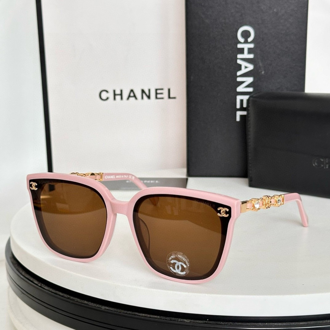 CHANEL Sunglasses