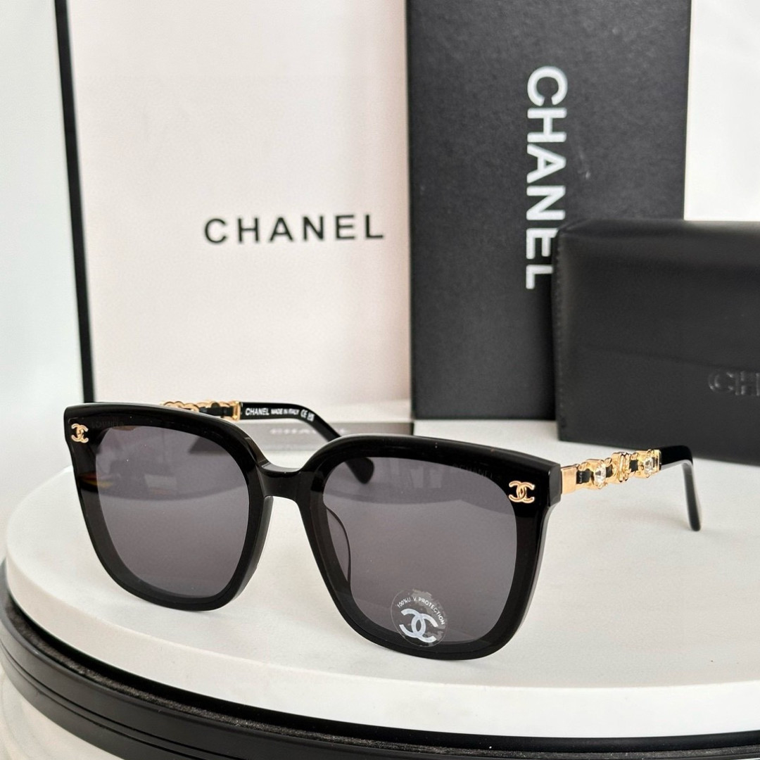 CHANEL Sunglasses