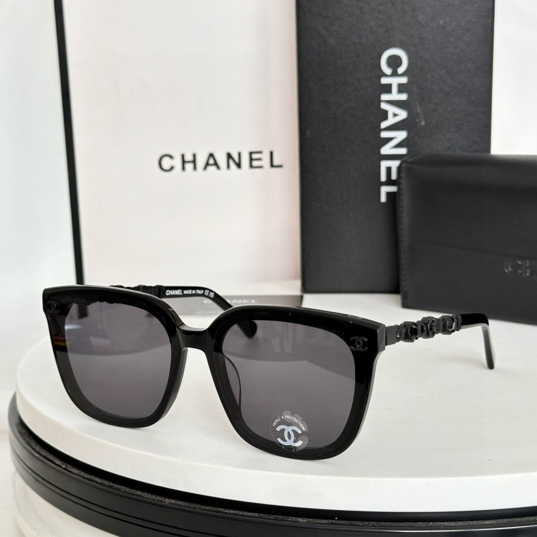 CHANEL Sunglasses