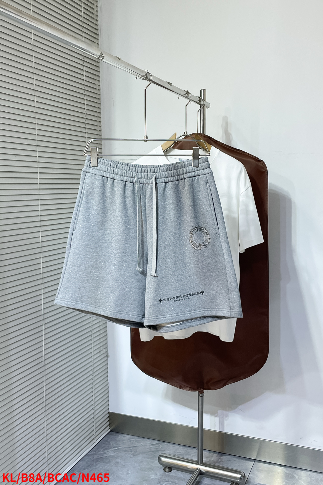 NO:432176,N465 KL Croxin 2025 summer new embroidered letters LOGO logo letter casual shorts high-quality custom fabric breathable fabric, extremely breathable elastic and comfortable, impeccable details, accessories are equipped with delicate and soft feel!  The upper body style is excellent!  Size S-XL complete three standards, chrome hearts, shorts, alexander wang19860909N465 KL克罗心 2025夏季新款刺绣字母LOGO徽标字母休闲短裤 高级定制面料透气面料 透气弹力舒适度极高,细节无可挑剔,辅料配备 手感细腻柔软！上身版型超赞！ 尺码S-XL 三标齐全,,chrome hearts,shorts,alexander wang,Men's clothing