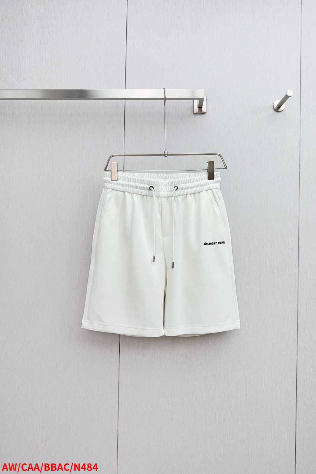 NO:429780,N484 AW Alexander 2025 summer new men's casual shorts, high-end custom fabric breathable fabric, extremely breathable, elastic and comfortable, impeccable details, top-level auxiliary materials, original logo design concept, delicate and soft feel!  The upper body style is excellent!  Code number M-3XL, shorts, alexander wang19860909N484 AW 亚历山大 2025夏季新款男士休闲短裤,高级定制面料透气面料 透气弹力舒适度极高,细节无可挑剔,顶级辅料配备,原版logo设计理念,手感细腻柔软！上身版型超赞！码数M-3XL,,shorts,alexander wang,Men's clothing