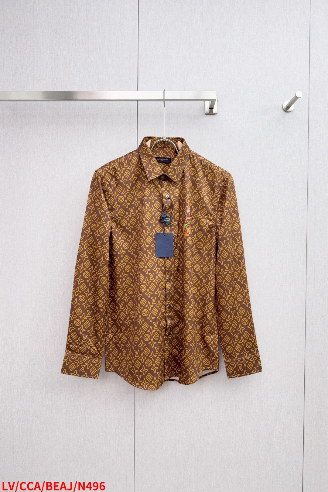 NO:429800,N496 LV Louis Vuitton The latest spring must-have shirt for men, natural cotton, comfortable and breathable, original single product, original fabric, soft and comfortable, high-end and luxurious upper body, sufficiently styled class, this shirt is proud to make you satisfied and face! Size 38-42 The next day,,louis vuitton,louis vuitton,shirts,alexander wang19860909N496 LV 路易威登 最新春款男士必备款衬衫,天然棉,舒服透气,原单狠货,原版面料,柔软舒适,上身高端又奢华,足够场面的档次,这款衬衫无不骄傲的让你满意有面子! 尺码38-42 隔天,,louis vuitton,louis vuitton,shirts,alexander wang,Men's clothing