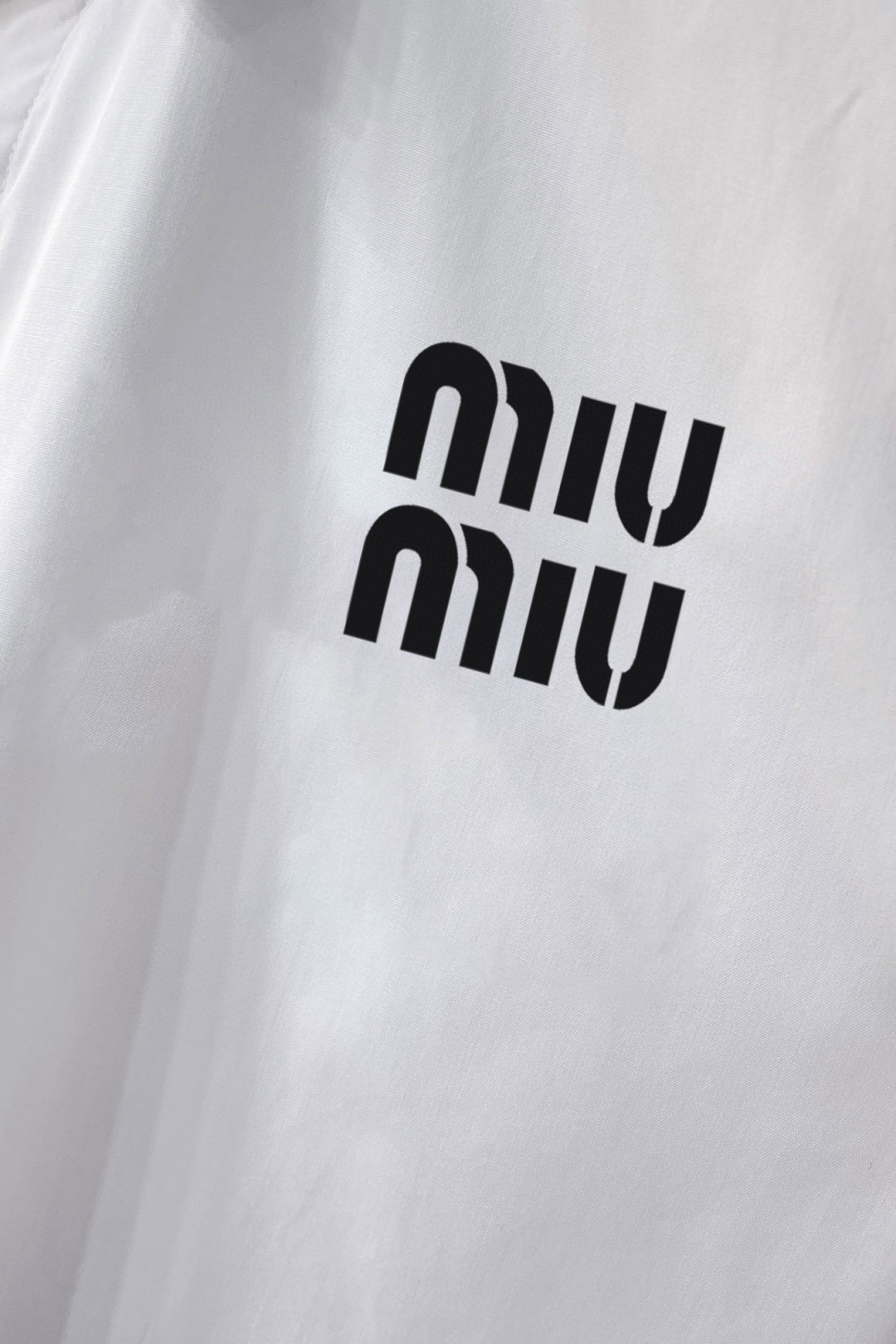 Luxury Long-Sleeve Cotton Shirt by MIU MIU with Original Soft Fabric. - 图片 5