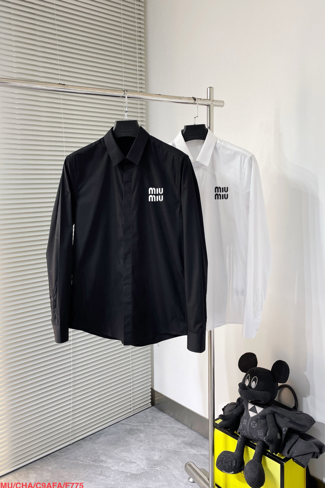 Luxury Long-Sleeve Cotton Shirt by MIU MIU with Original Soft Fabric. - 图片 9