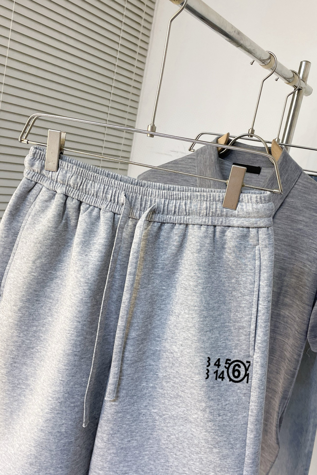 “Modern Attitudes: Magila 25 New Short Shorts for Spring and Summer” - 图片 3