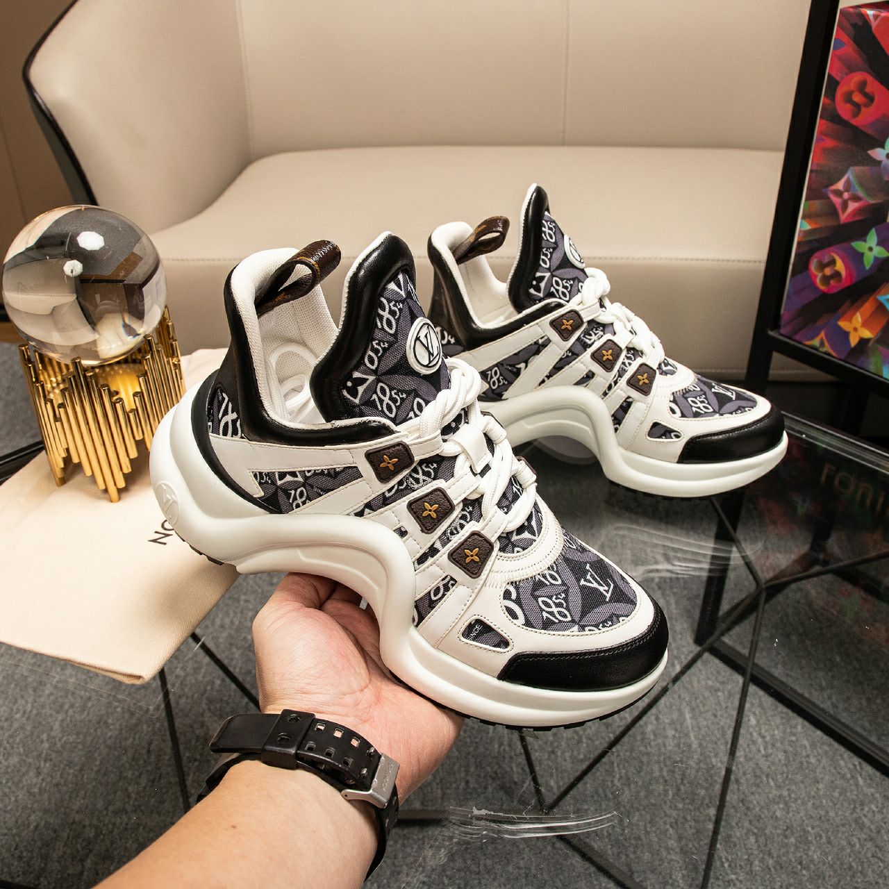 Spring/Summer 2022 LV Archlight Sneakers: Monogram Design, Detailed Features, High-End Packaging - 图片 6