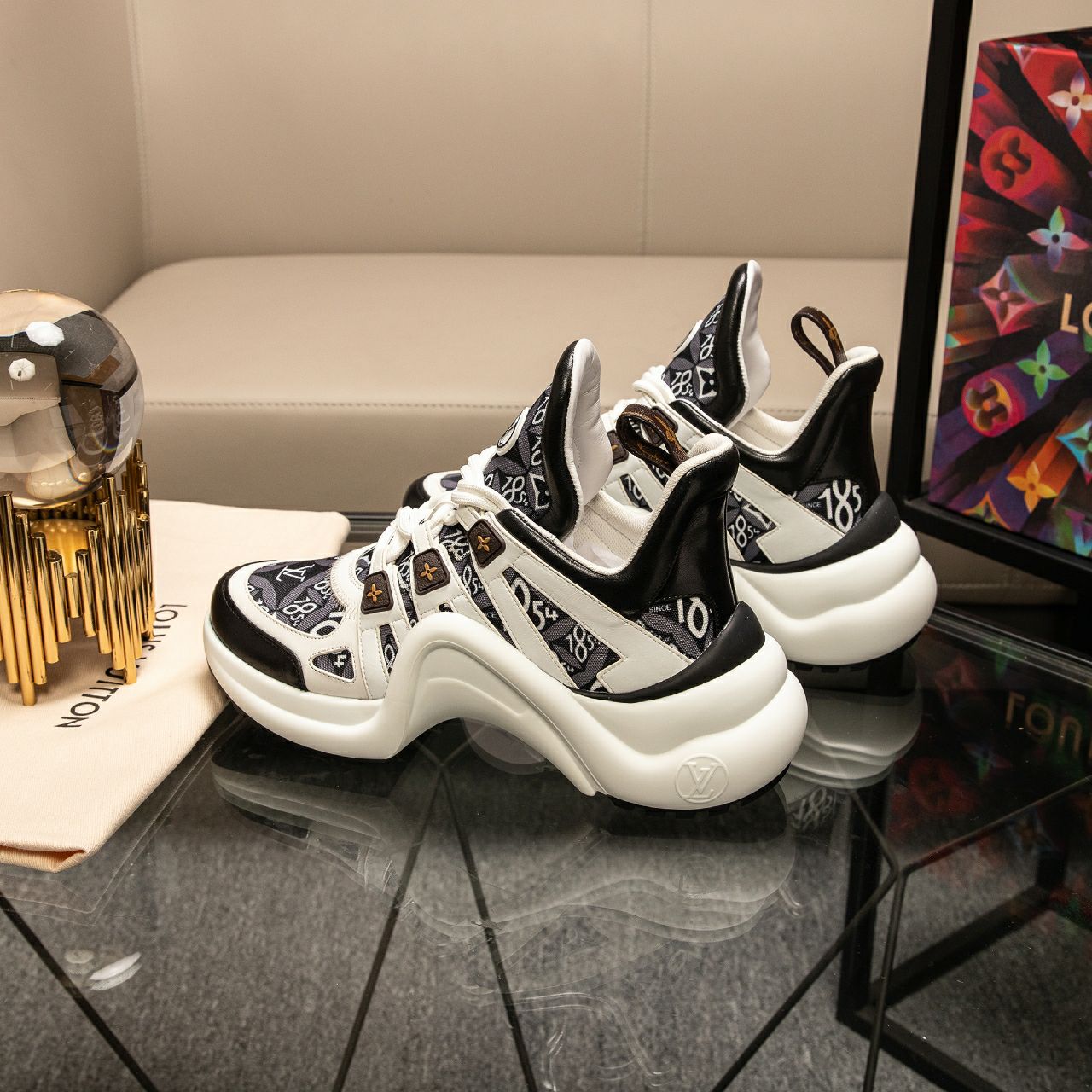 Spring/Summer 2022 LV Archlight Sneakers: Monogram Design, Detailed Features, High-End Packaging - 图片 9