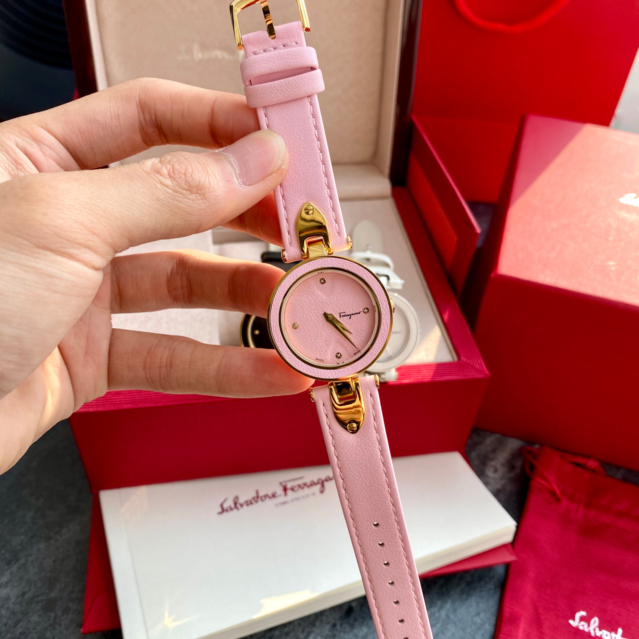 Luxury Firagm Watch: Glamorous Design with Imported Leather and Real Drills - 图片 4