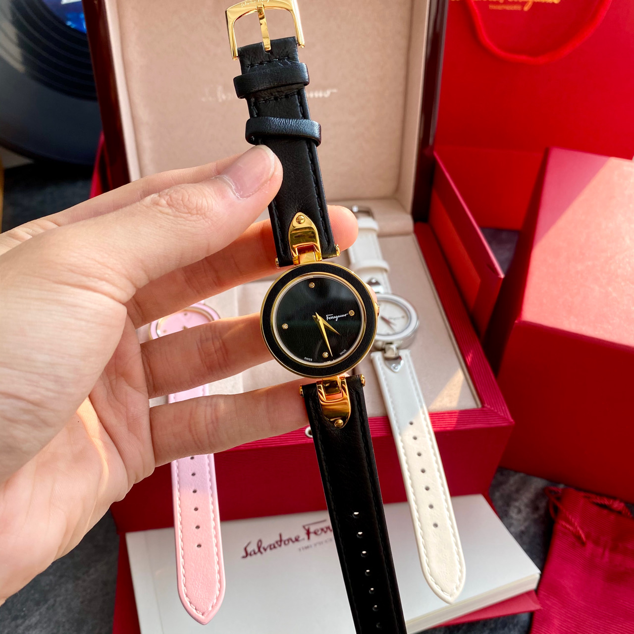 Luxury Firagm Watch: Glamorous Design with Imported Leather and Real Drills - 图片 5