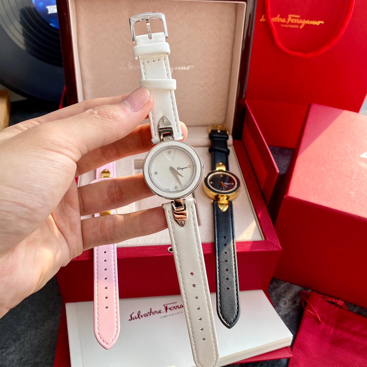Luxury Firagm Watch: Glamorous Design with Imported Leather and Real Drills - 图片 6