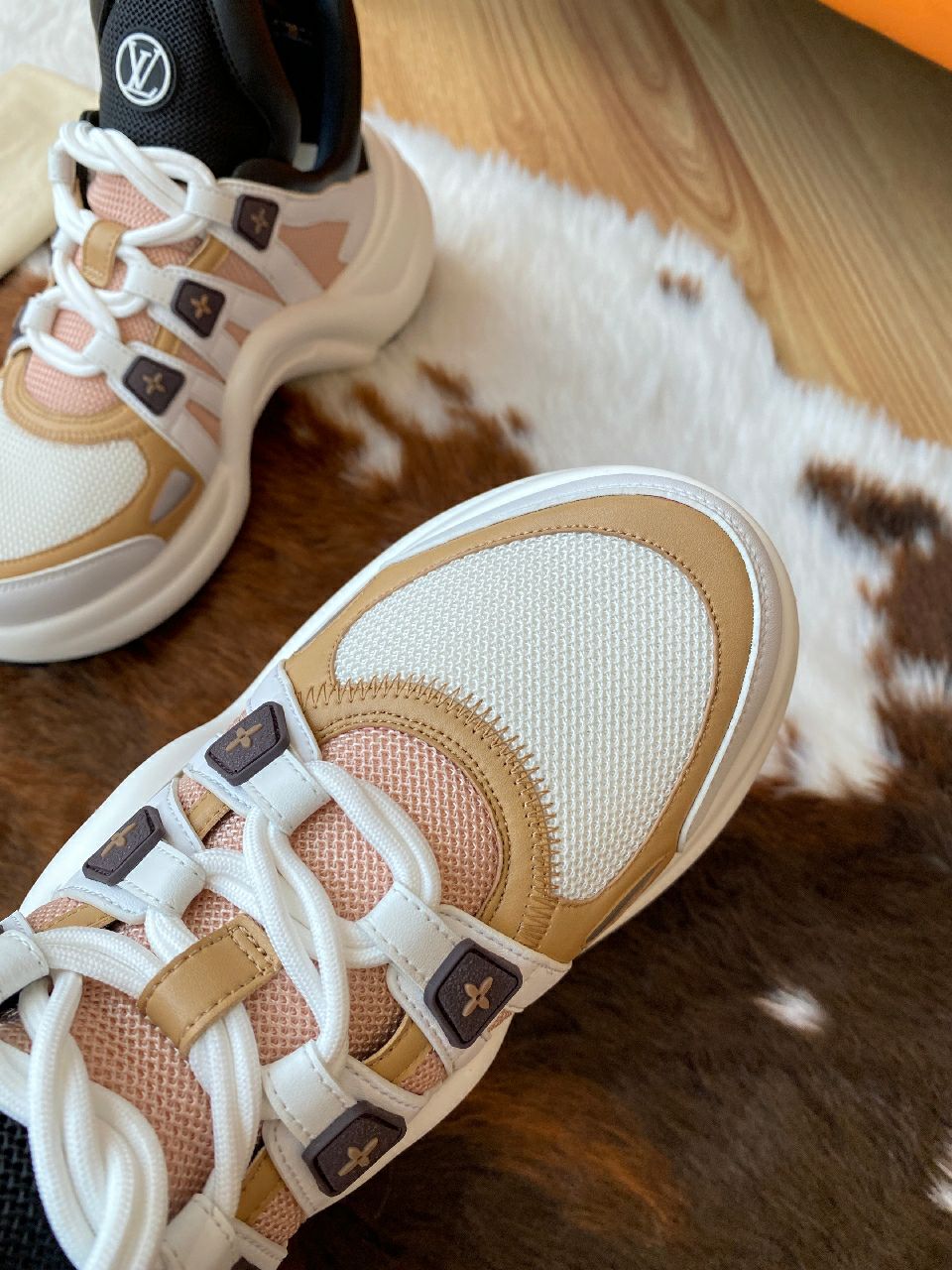 LV Archlight Sneakers: Ink Ox-Skin, LV Circle Monogram, High-End Quality - 图片 8