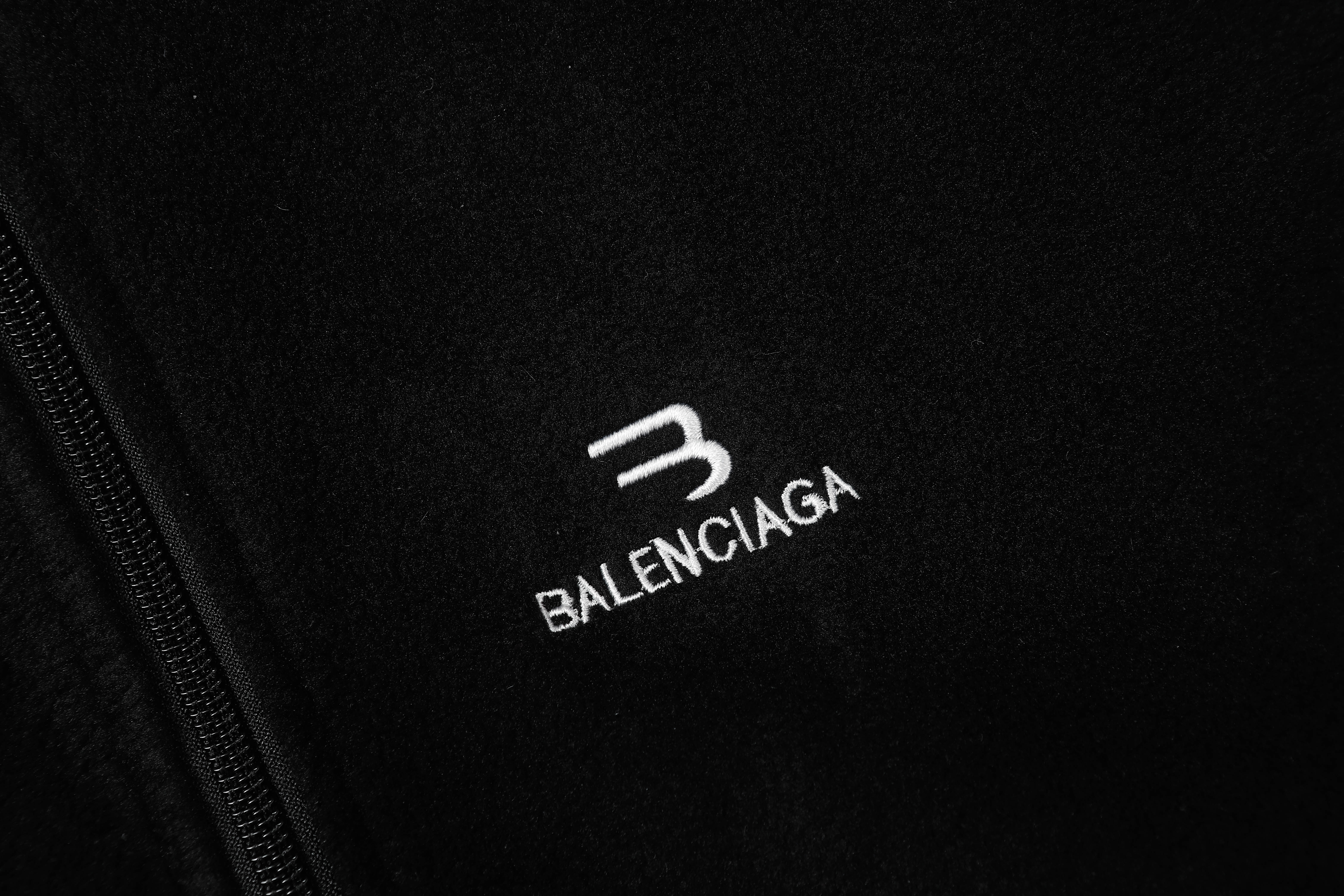 300 巴黎世家balenciaga高领抓绒Sporty B 宽松剪