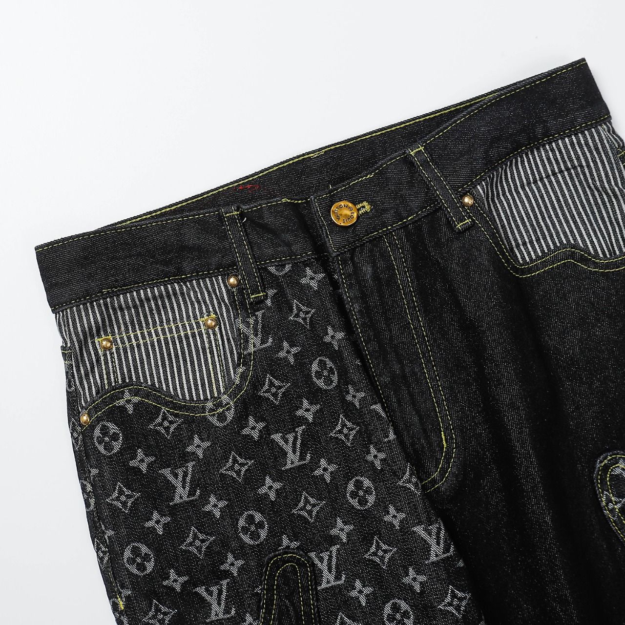 LouisVuitton/路易威登 Nigo 联名爱心贴布牛仔长裤
