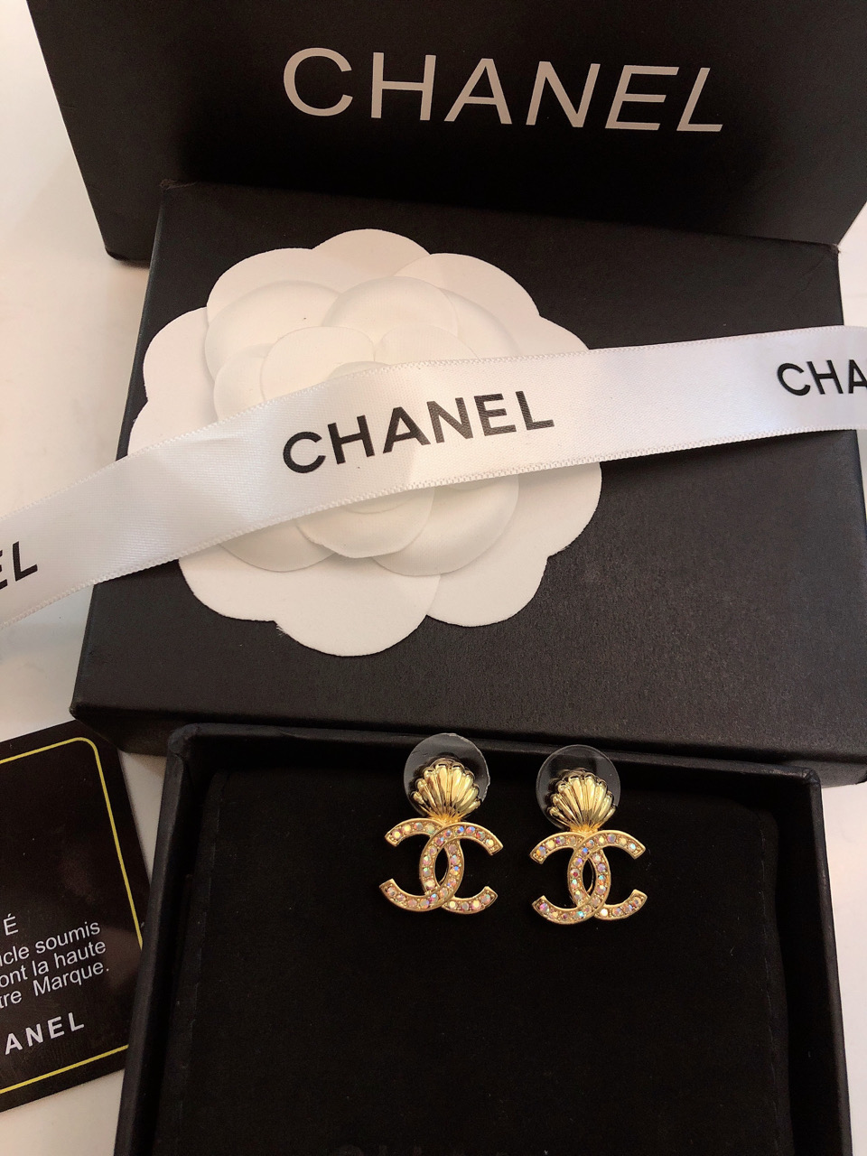 💝💝💝官网打版 小香 CHANEL 满钻耳钉耳坠 优雅大方精工设计   雕刻 非常修饰脸型    青春活