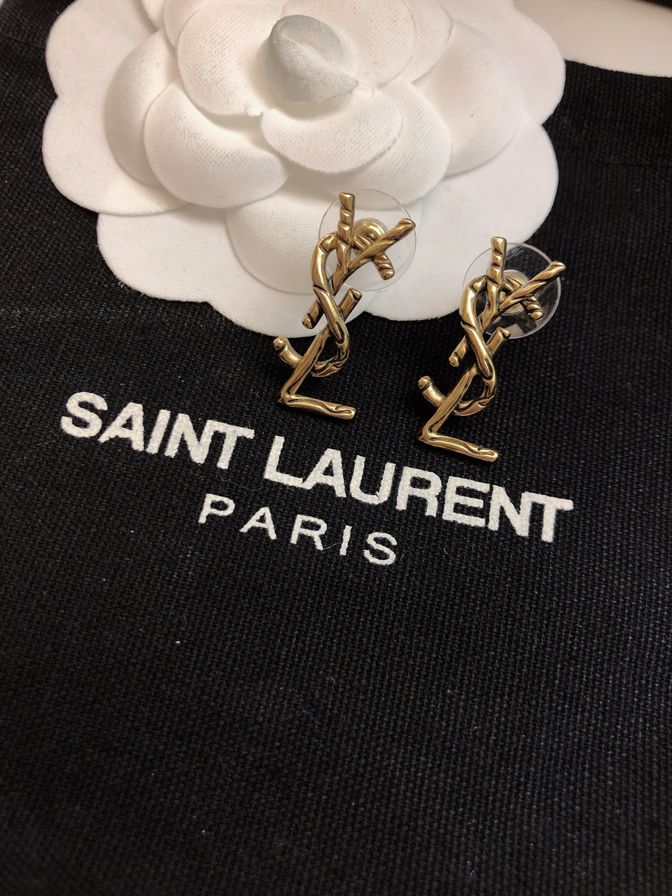 👑Saint Laurent 圣罗兰 CALL ME 经典字母酷炫耳钉 超精工打造 专柜一致复古做旧款 