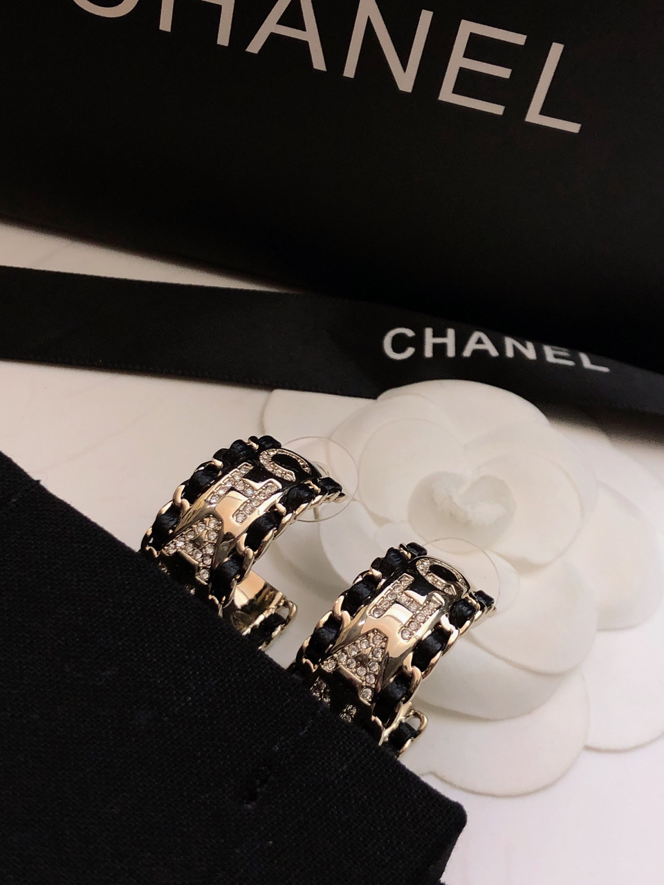 ❤️CHANEL 香奈儿新款耳环款💫流苏耳环专柜黄铜，很清新一款耳环 修饰脸型 上身图特别优雅 适合各种