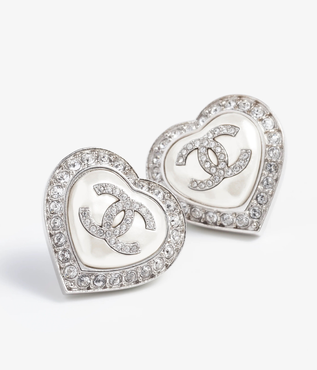 CHANEL 2023 Crystal-Embellished Openwork Heart Interlocking CC Stud - Comprehensive 2