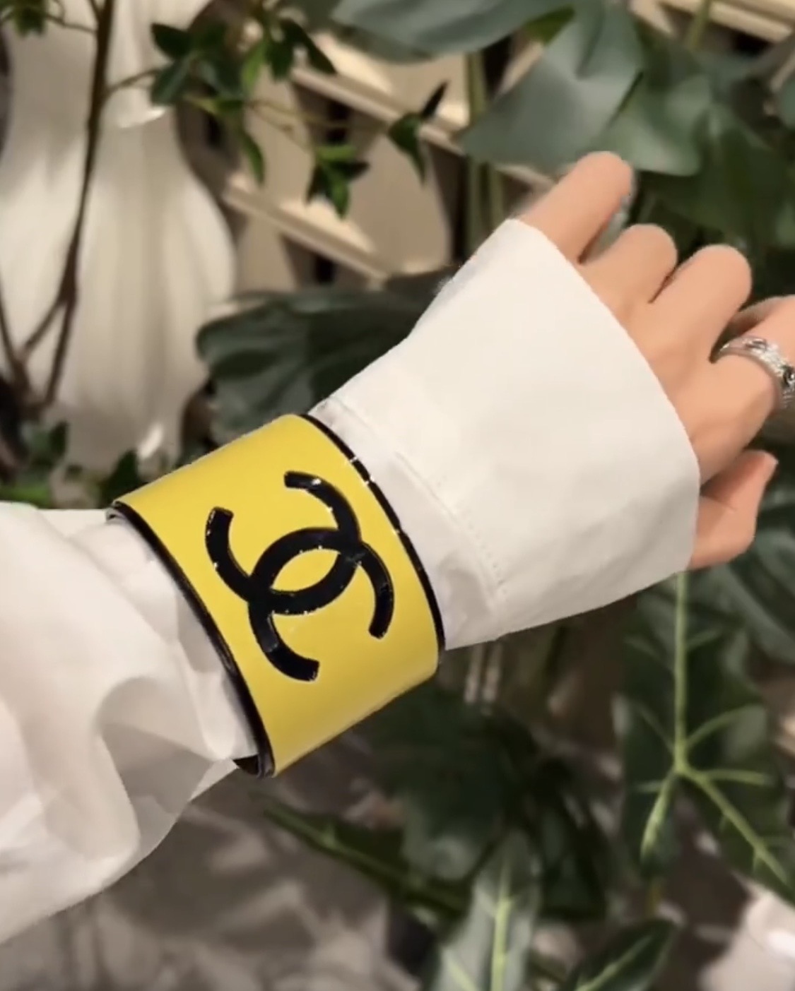 CHANEL香奈儿亚克力手镯braceletjewelry23ss新款手镯高级定制精致小物件必备一年四季