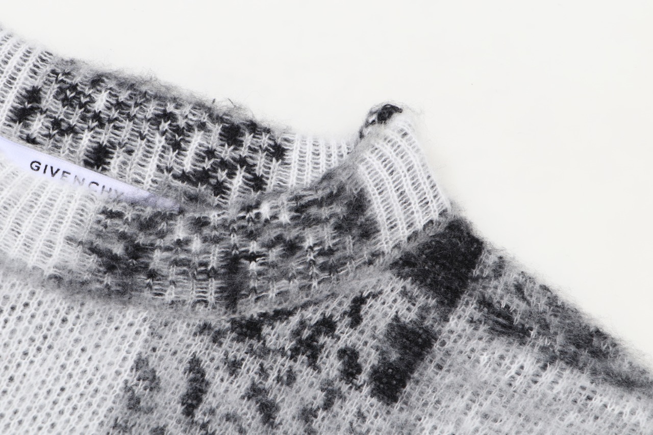 Text Summary: German-imported STOLL machine creates comfortable, high-quality 4G sweaters with unique design and special washing methods. - 图片 7