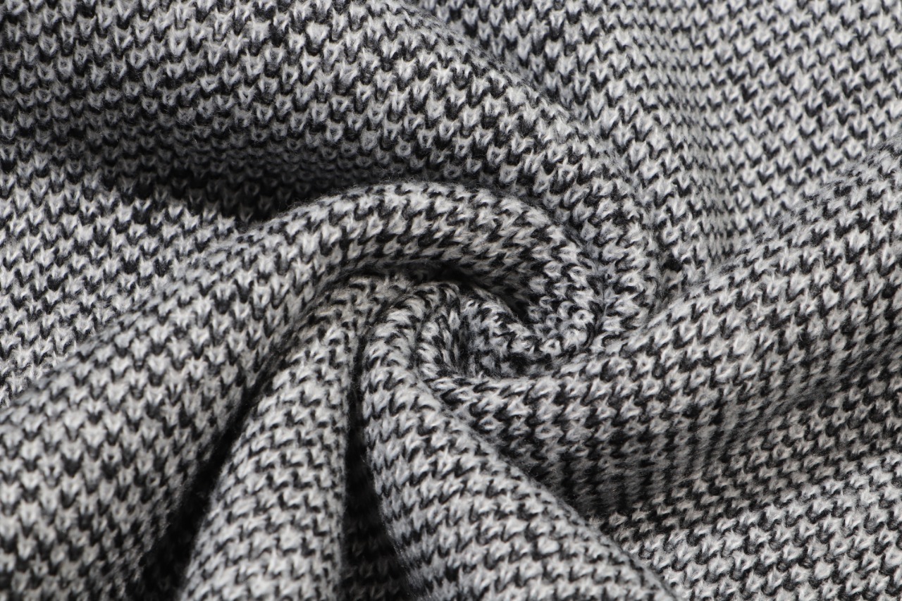 Text Summary: German-imported STOLL machine creates comfortable, high-quality 4G sweaters with unique design and special washing methods. - 图片 8