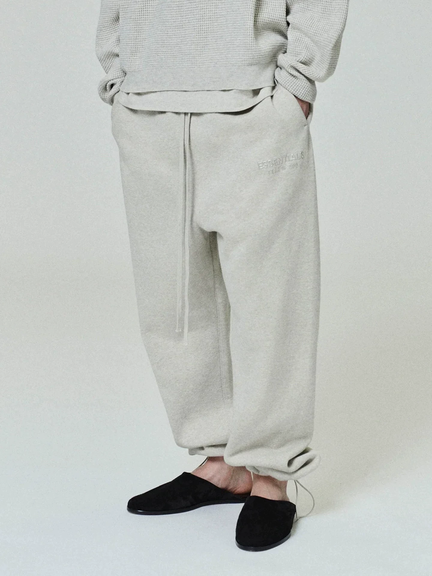 Fear of God Essentials Fleece Lounge Pants - Comfortable & Stylish 4 A2017122801002613348508091705786916864
