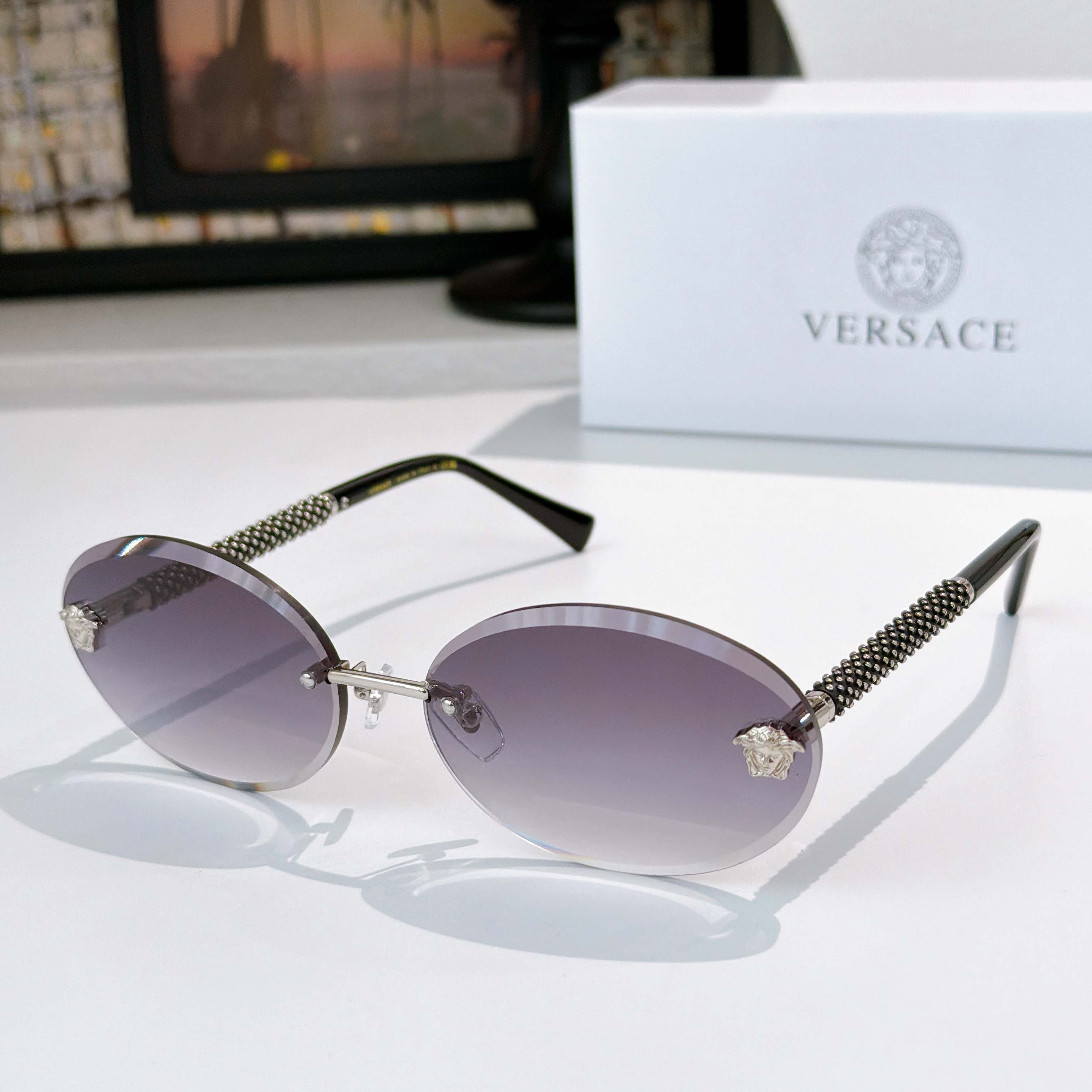 VERSACE