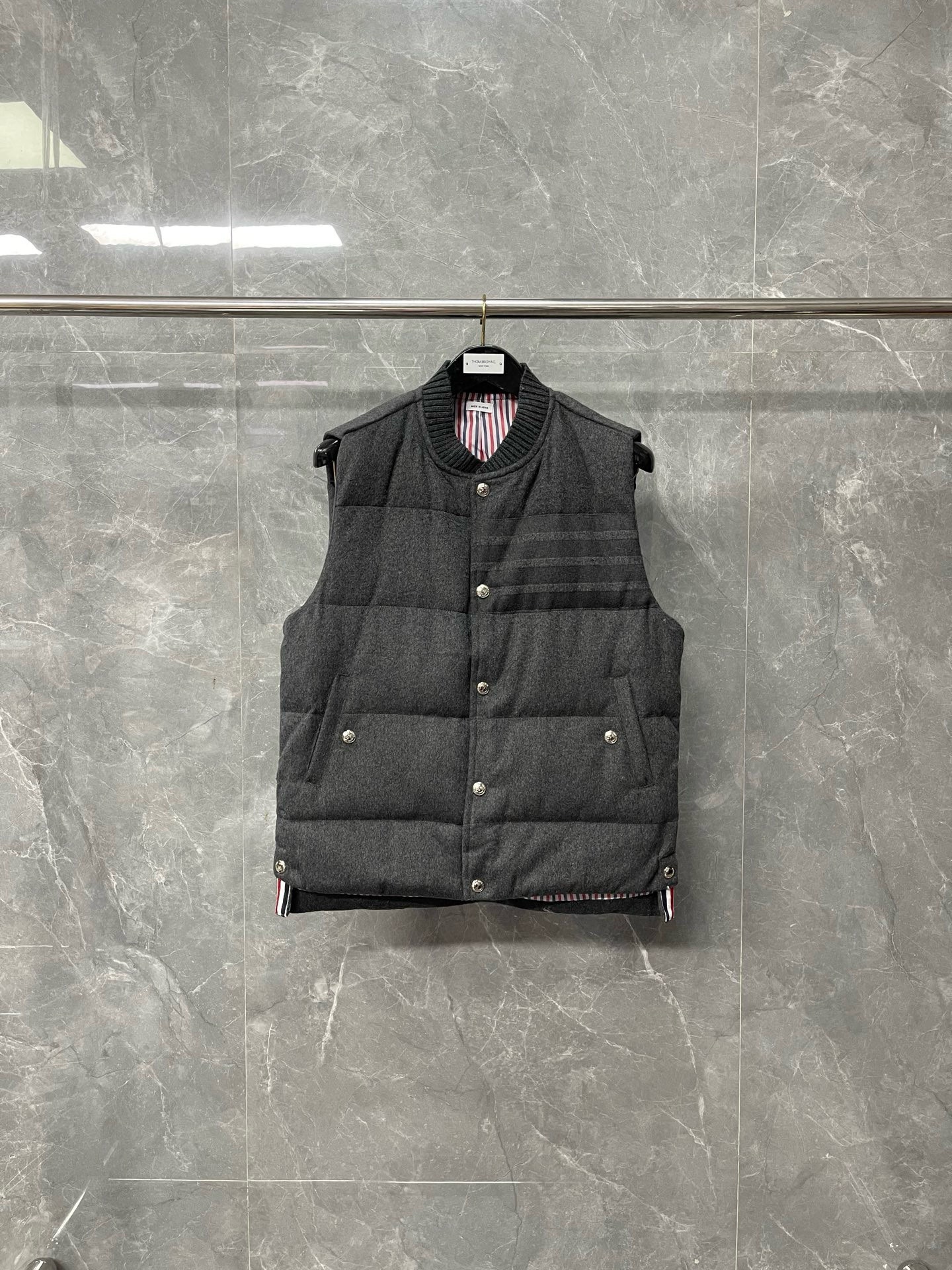 상품 이미지 704