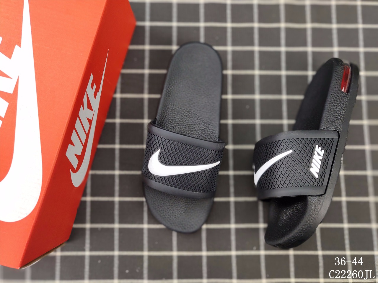 70【实拍图】Nike Air Fashion Hollow 耐克时尚经典款 后置小气垫拖鞋！ 尺码：见图<br />C22260JL