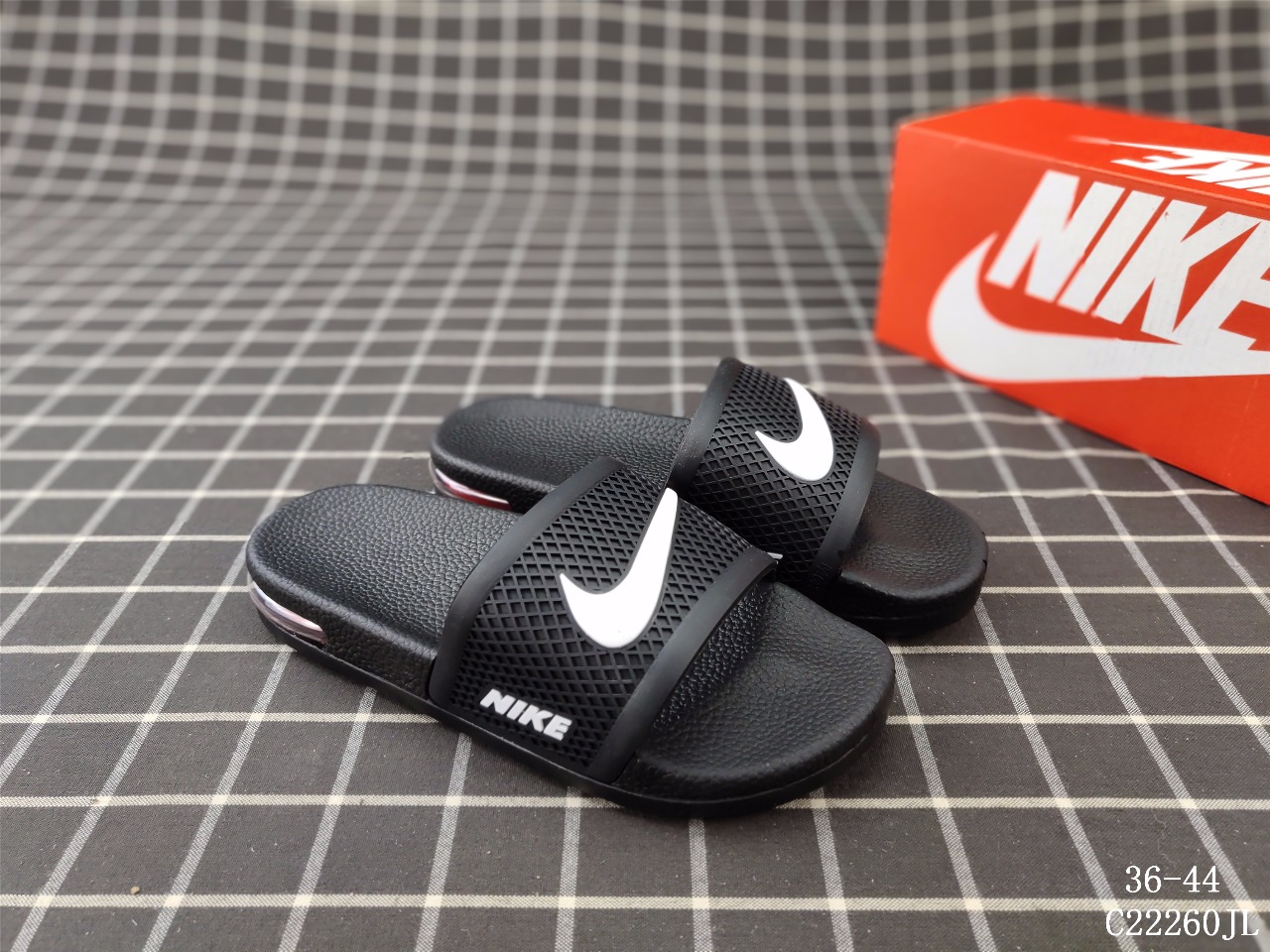 70【实拍图】Nike Air Fashion Hollow 耐克时尚经典款 后置小气垫拖鞋！ 尺码：见图<br />C22260JL