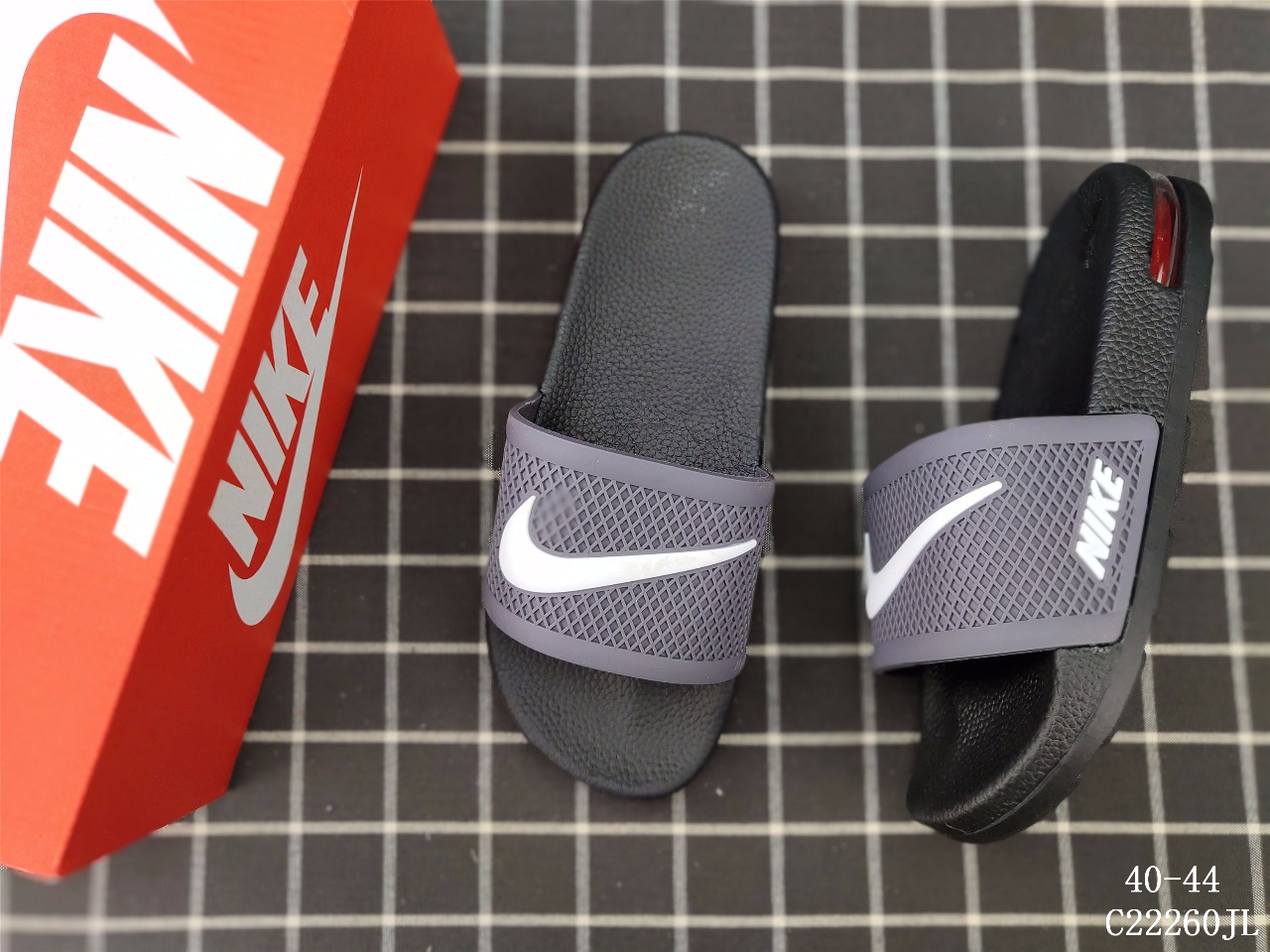70【实拍图】Nike Air Fashion Hollow 耐克时尚经典款 后置小气垫拖鞋！ 尺码：见图<br />C22260JL