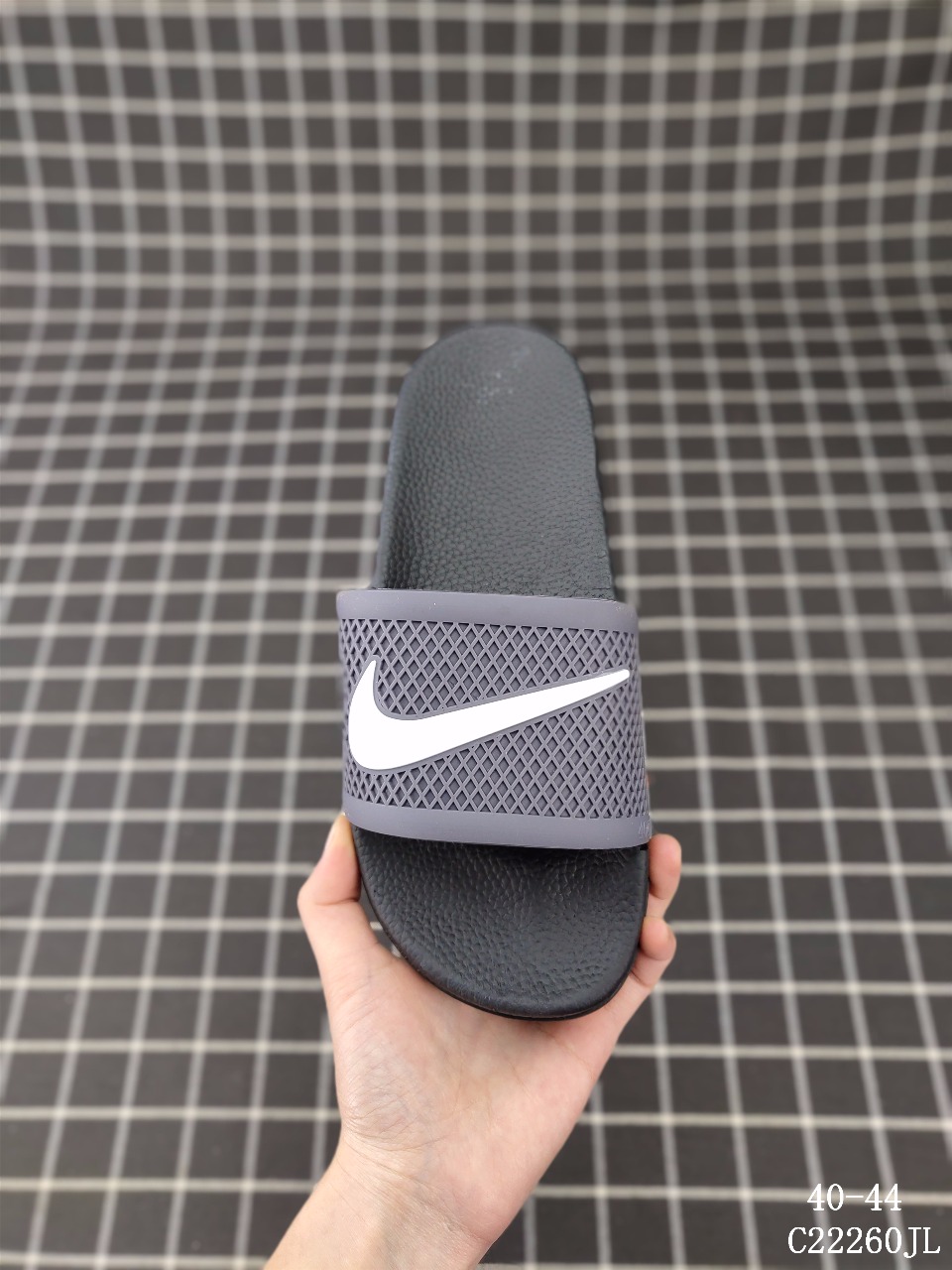 70【实拍图】Nike Air Fashion Hollow 耐克时尚经典款 后置小气垫拖鞋！ 尺码：见图<br />C22260JL