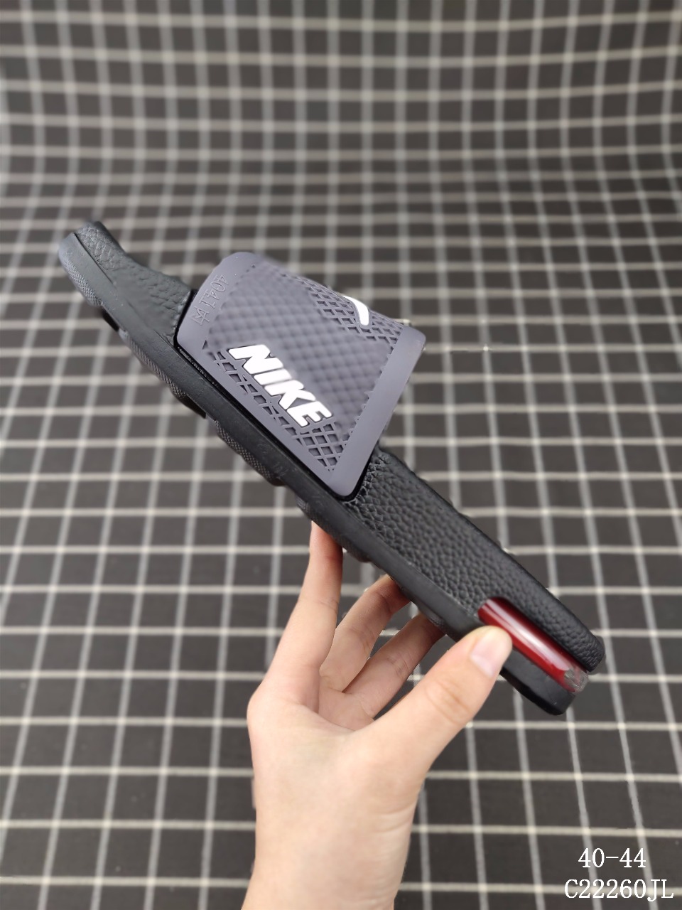 70【实拍图】Nike Air Fashion Hollow 耐克时尚经典款 后置小气垫拖鞋！ 尺码：见图<br />C22260JL