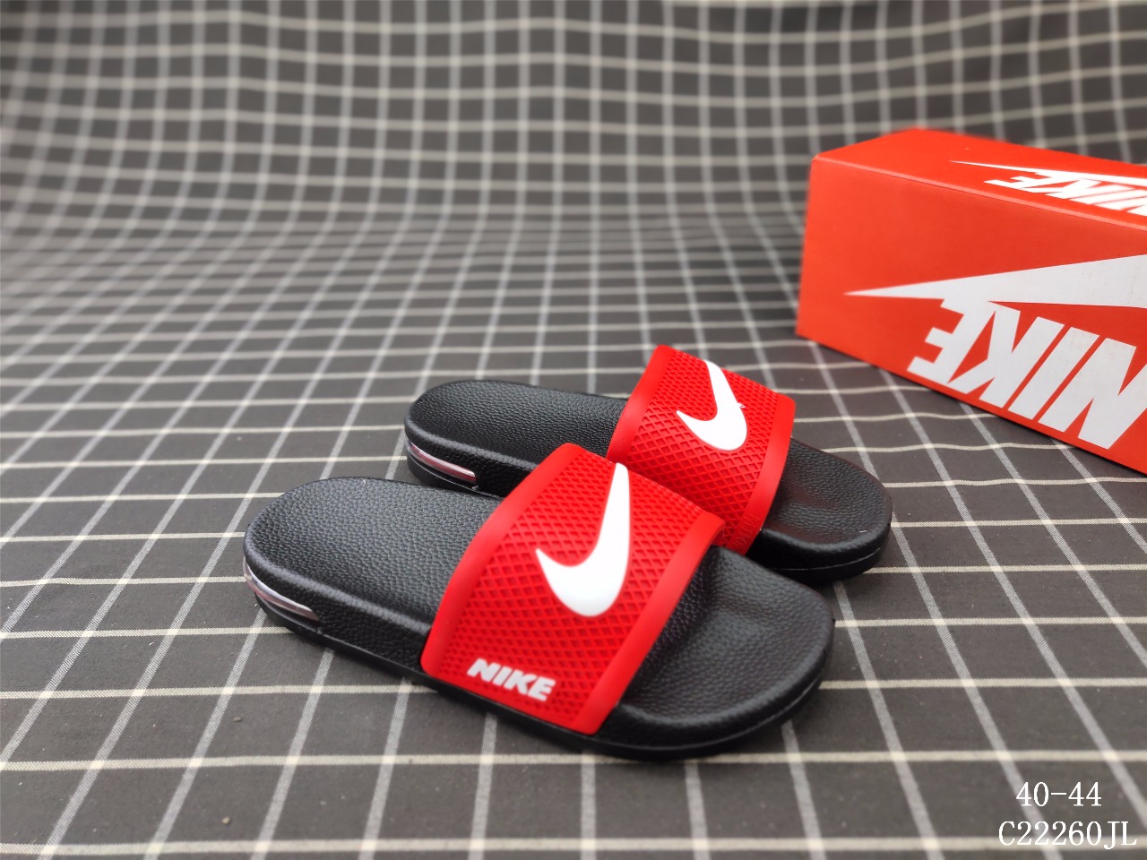 70【实拍图】Nike Air Fashion Hollow 耐克时尚经典款 后置小气垫拖鞋！ 尺码：见图<br />C22260JL