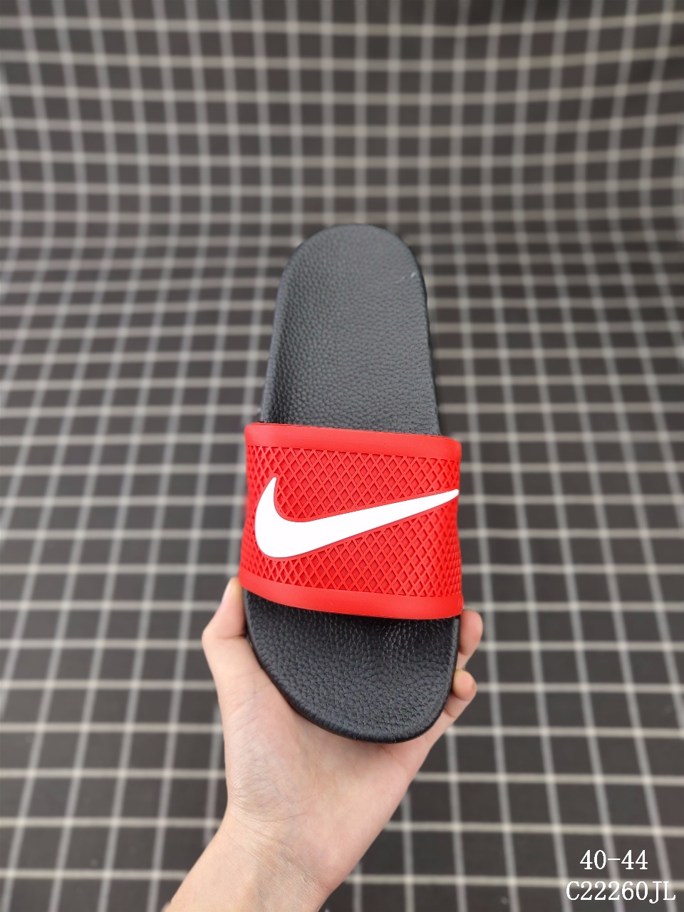 70【实拍图】Nike Air Fashion Hollow 耐克时尚经典款 后置小气垫拖鞋！ 尺码：见图<br />C22260JL