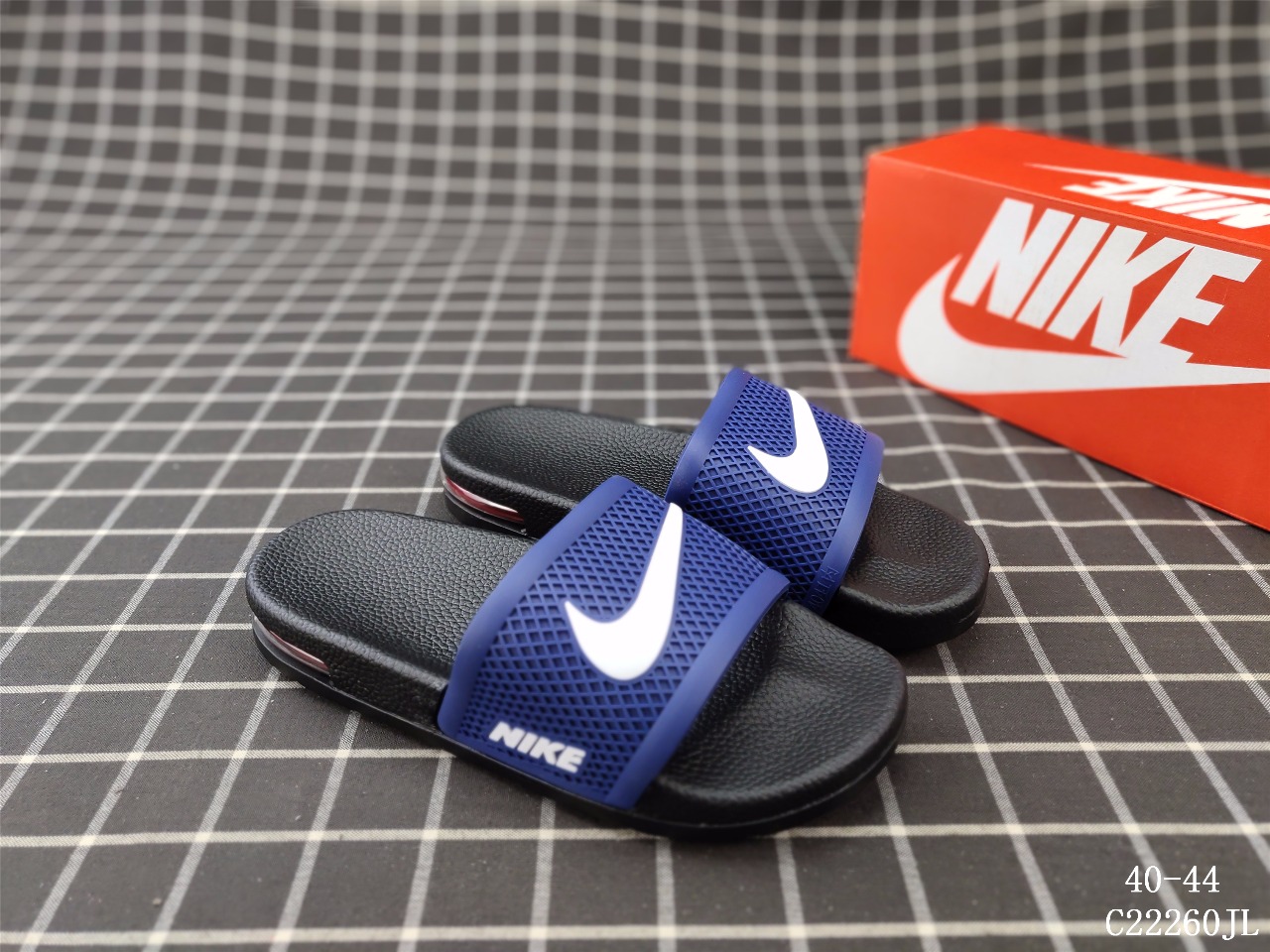 70【实拍图】Nike Air Fashion Hollow 耐克时尚经典款 后置小气垫拖鞋！ 尺码：见图<br />C22260JL