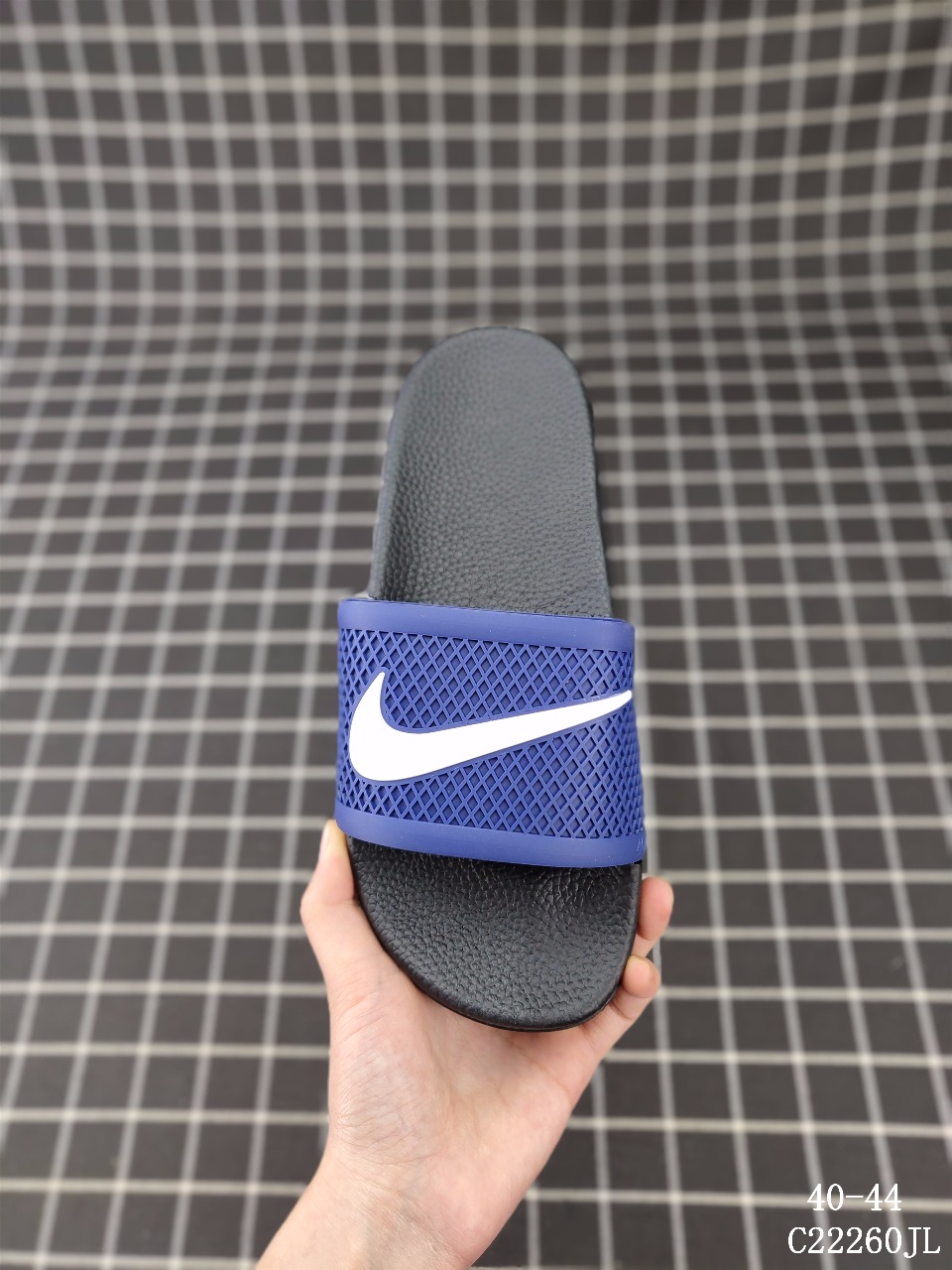 70【实拍图】Nike Air Fashion Hollow 耐克时尚经典款 后置小气垫拖鞋！ 尺码：见图<br />C22260JL