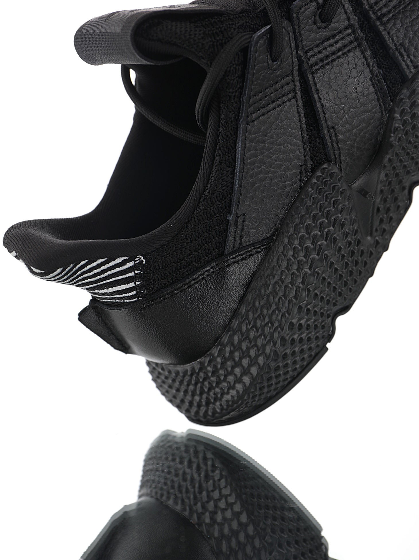 170 男女鞋，真标带半码  三叶草adidas Originals Prophere刺猬套脚飞织百搭慢跑鞋“针织全黑白条纹”CG6478