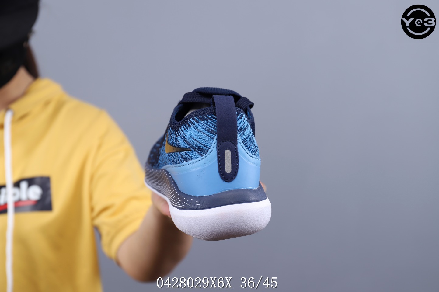 60  耐克WMNS Nike React Epic Flyknit 针织面 缓震高弹跑鞋 <br />号码：36-45